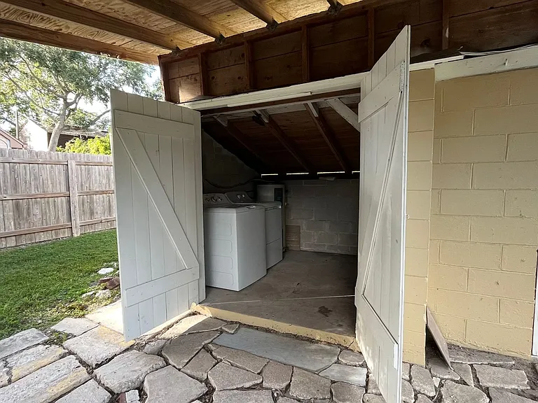 747 Maryland Ave — Photo 30