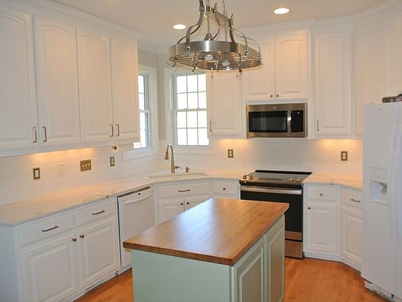 5th image of 301 Farnswick Pl