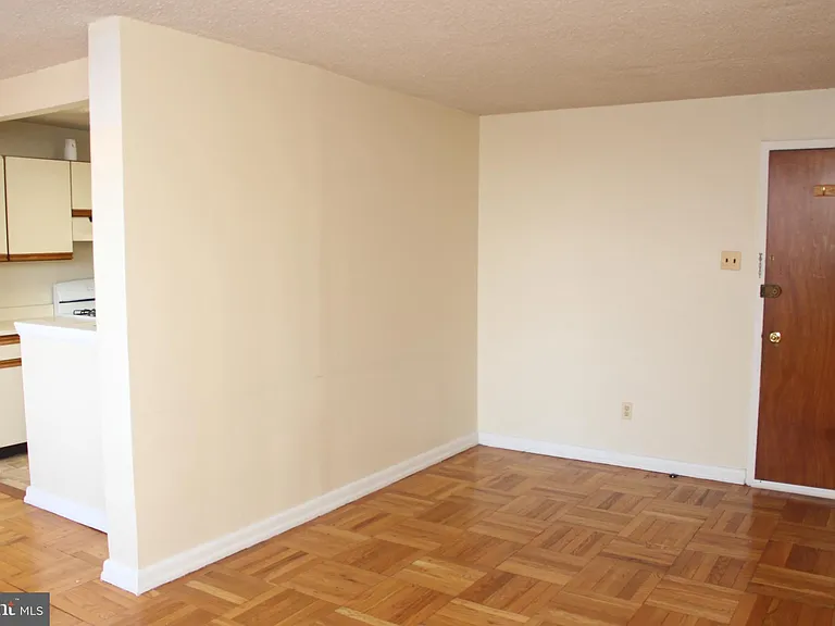 1030 E Lancaster Ave #111 — Photo 15