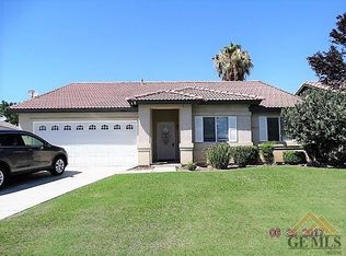 10020 Battersea Park Dr, Bakersfield, CA 93312