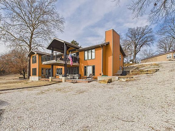 4th image of 833 190th St