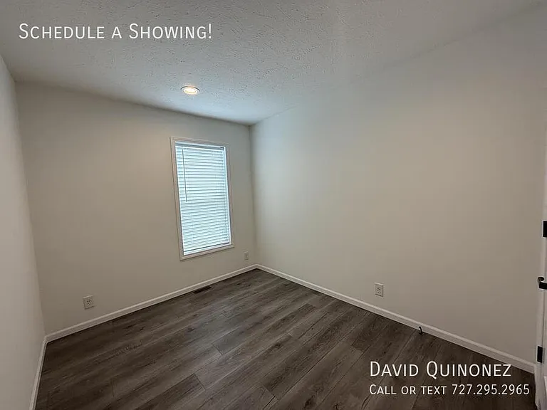 6271 Roosevelt — Photo 9