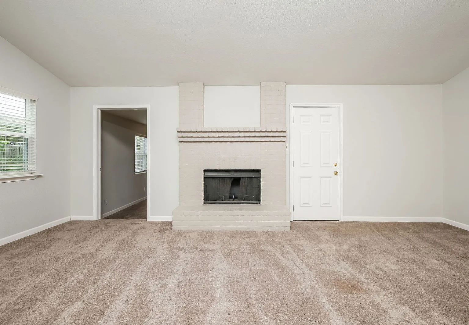 3 bed, 2.0 bath, 1582 sqft, $1,650 — Photo 4