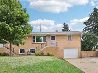 104 Ridge Dr, Mount Horeb, WI 53572