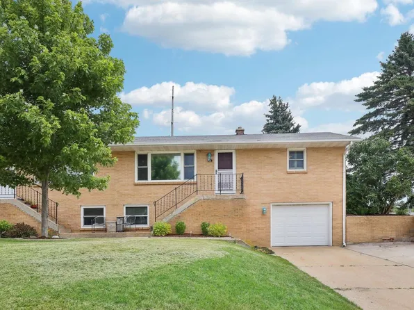 104 Ridge Drive, Mount Horeb, WI 53572