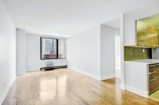 Rented by City Connections Realty | media 20