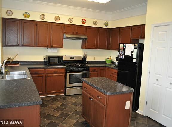 5th image of 403 Falkirk Ct