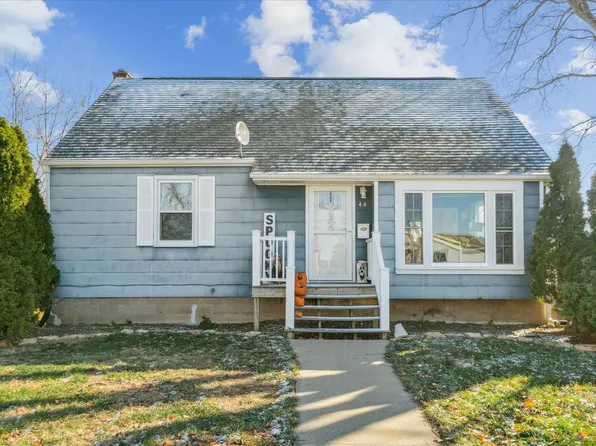 44 S Algona St, Dubuque, IA 52001