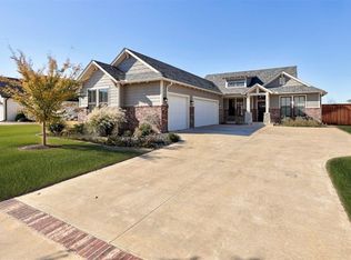 13401 Cobblestone Curve Rd, Oklahoma City, OK 73142