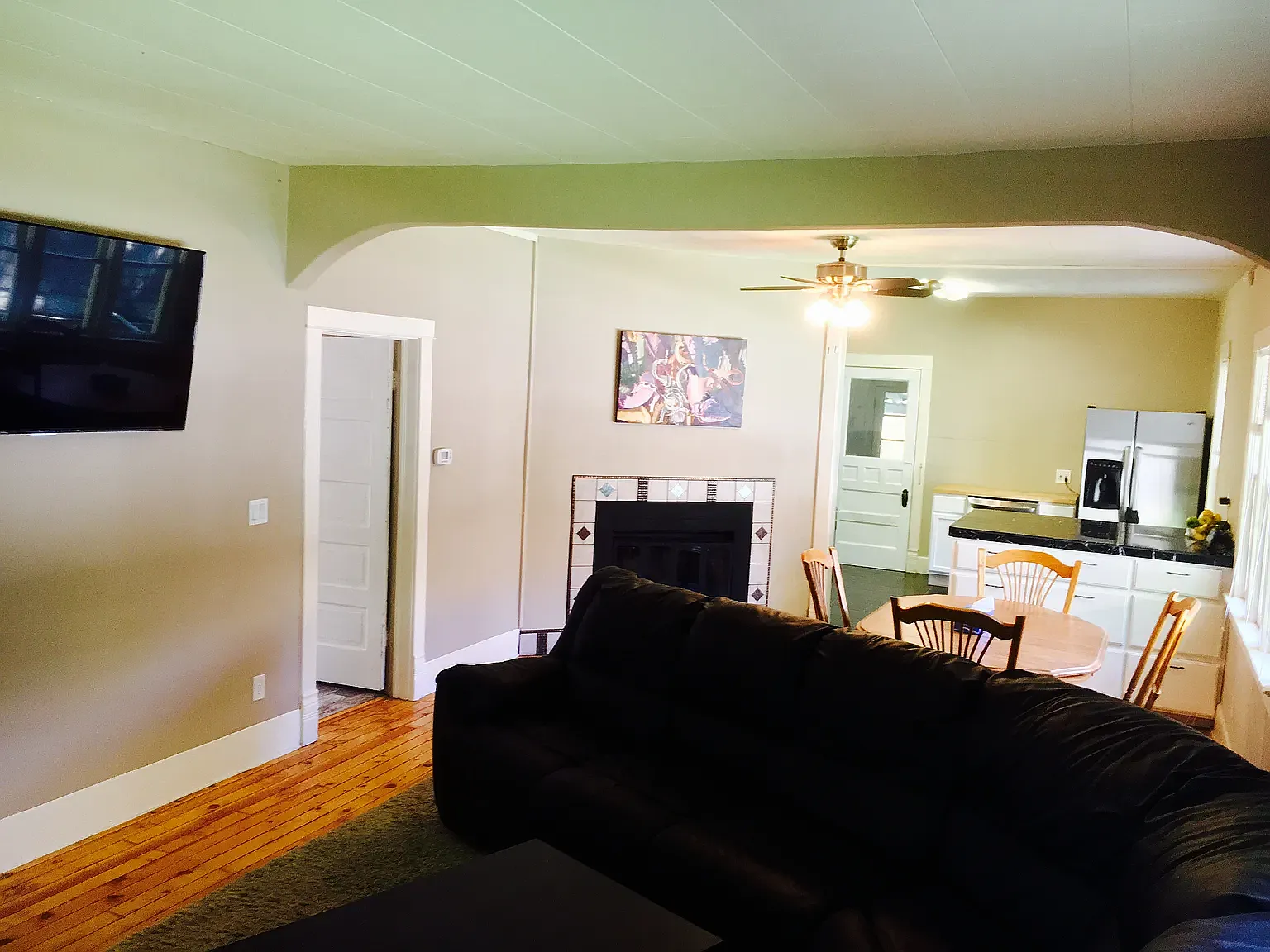 2 bed, 1810 sqft, $2,155 — Photo 4