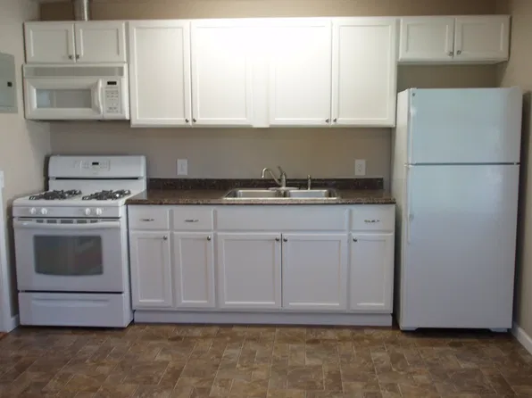 1065 S Airport Rd APT 2, Lebanon, OR 97355