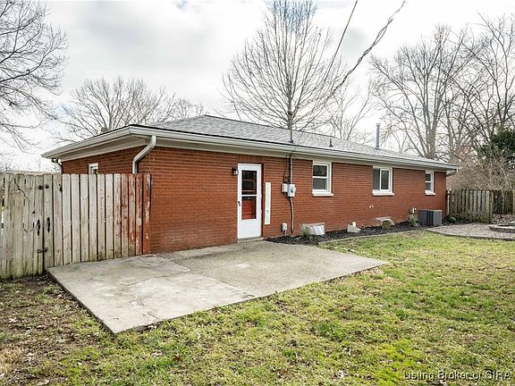 4th image of 111 Rossmoore Drive