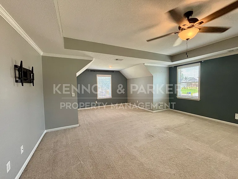 4526 Mountain Ivy Dr — Photo 32