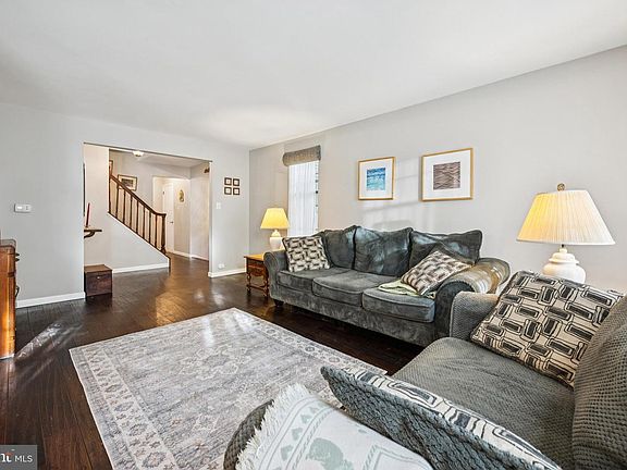 5th image of 86 William Feather Dr