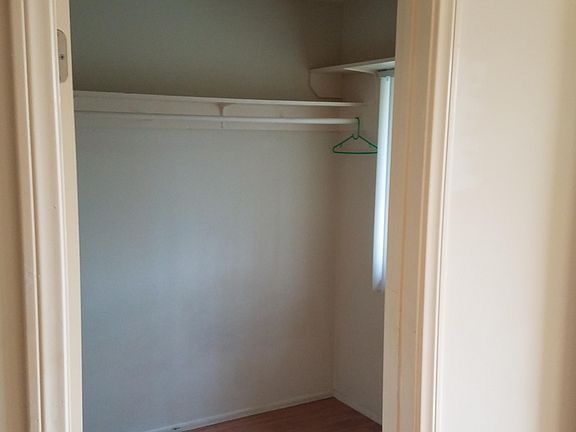 3rd image of 1841 E Palmyra Ave