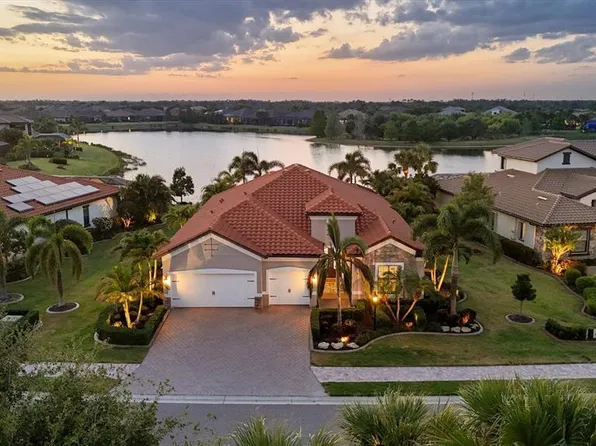 16309 Castle Park Ter, Lakewood Ranch, FL 34202