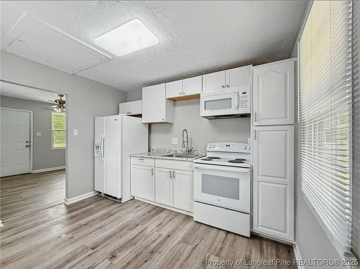 2 bed, 800 sqft, $1,150 — Photo 2