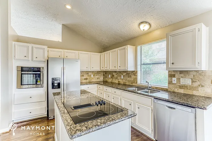 3131 Ashford Bend Dr — Photo 6