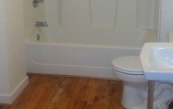 3rd image of 61 Court Sq APT 405