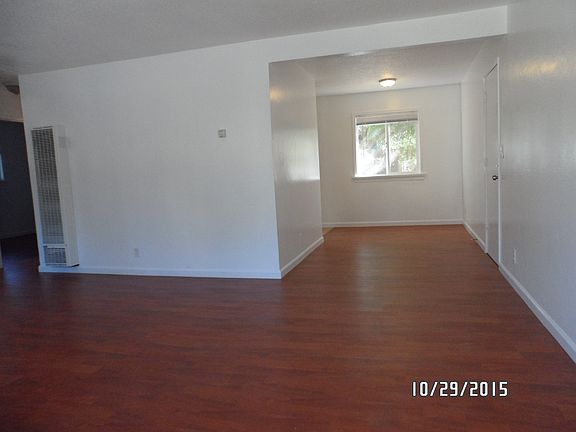 4th image of 2400-2402 American Ave