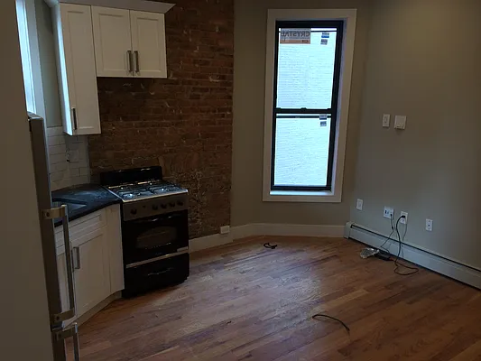 Rented by Elite NY Holdings | media 38