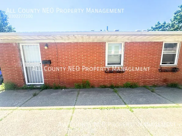 19810 Shawnee Ave, Cleveland, OH 44119