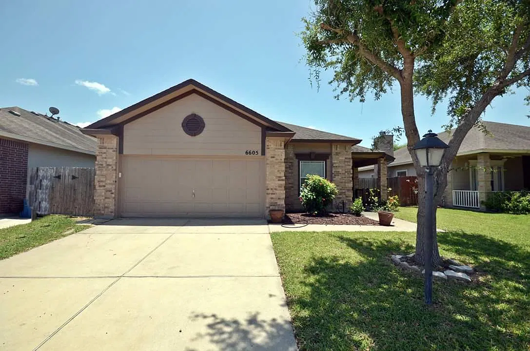 4 bed, 1587 sqft, $2,450 — Photo 1