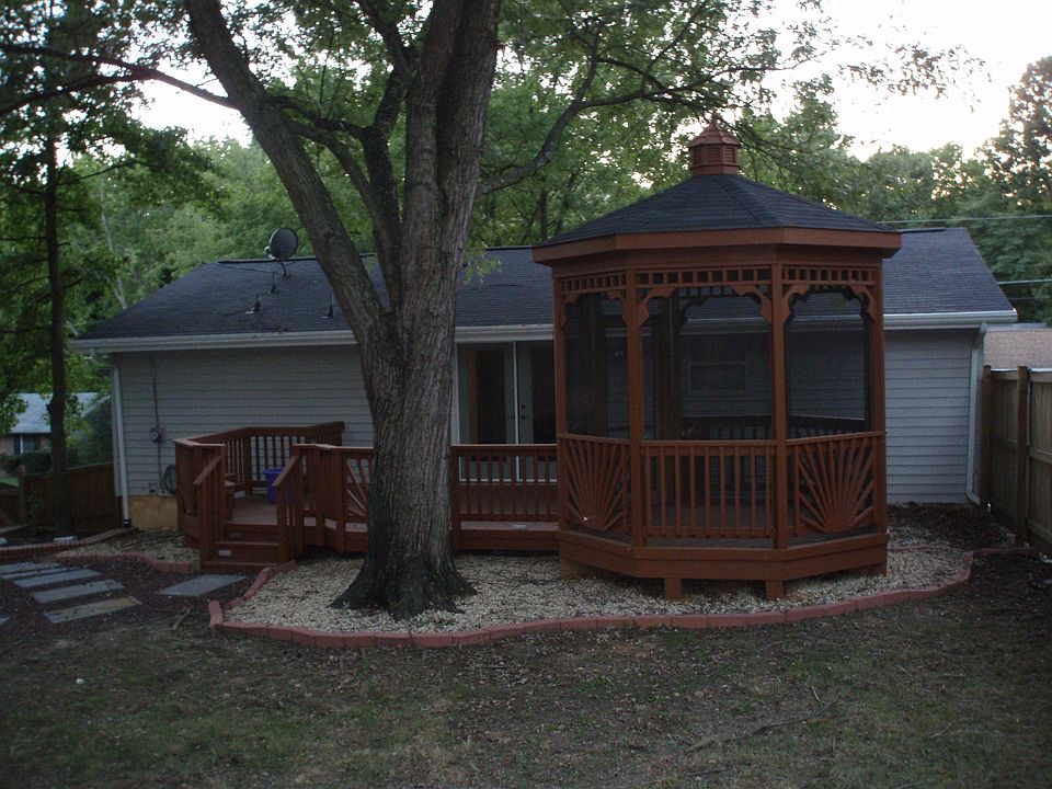 deck w/gazebo