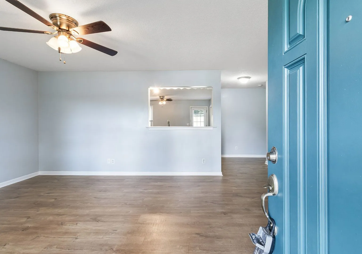 Beautiful Home In St. B!! 3 Bed/ 2 Bath Large Corner Lot! — Photo 4