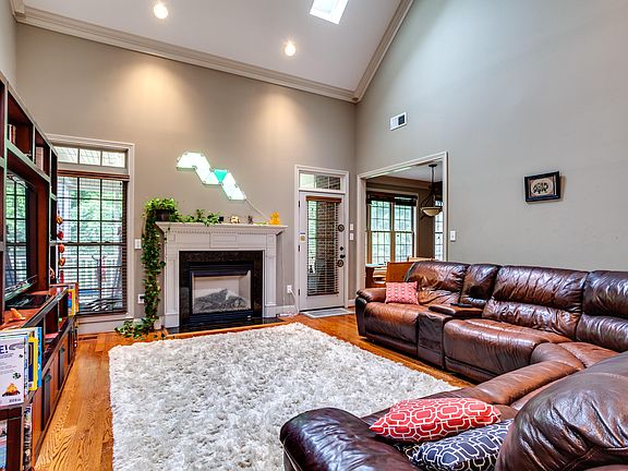 4th image of 1211 Ansley Woods Way