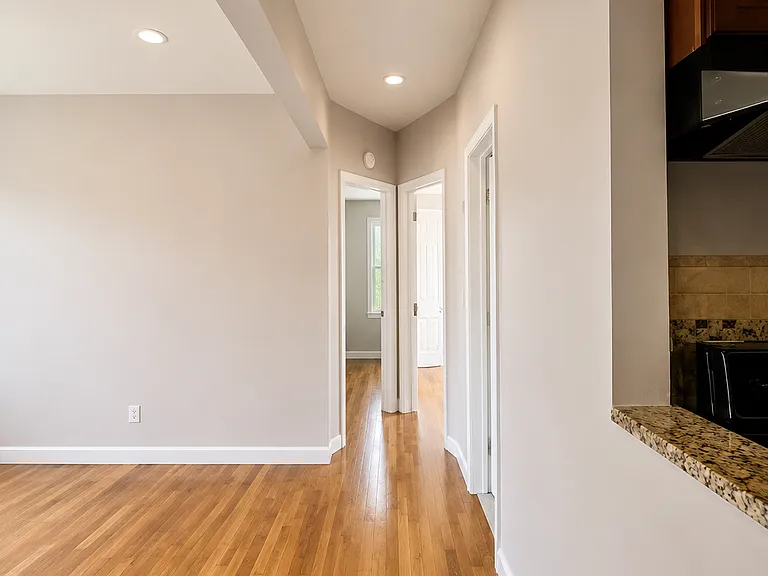 90 2nd Ave #5A — Photo 3