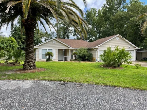 422 Hidden Lakes Ln, Brunswick, GA 31525