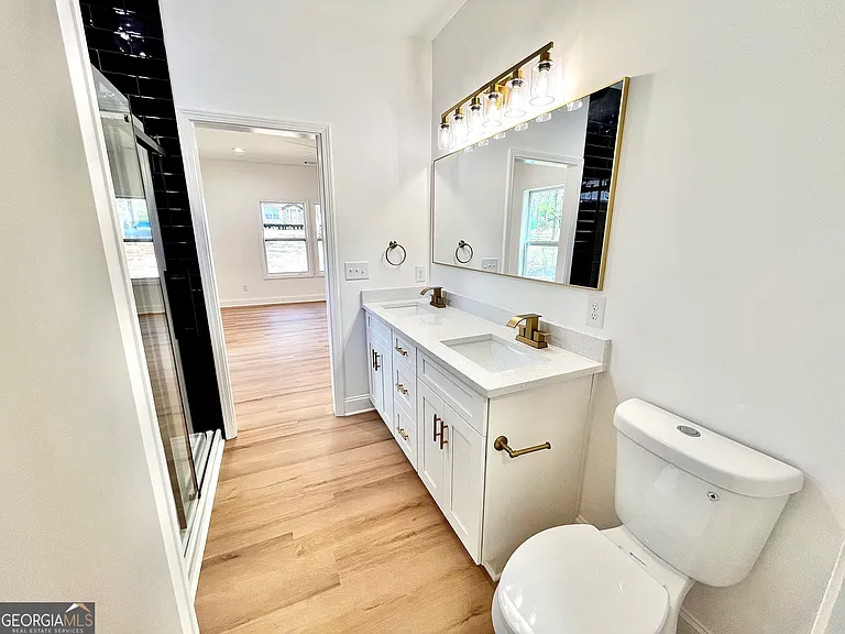 204 Custer Cir — Photo 12