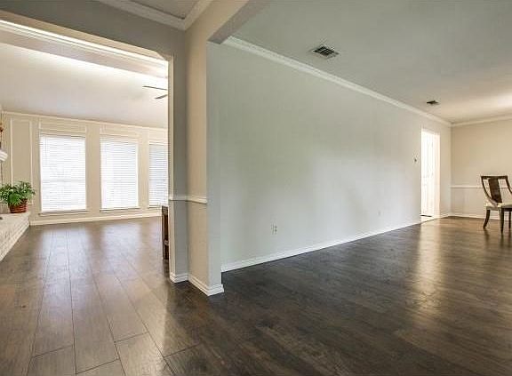 4th image of 901 E Berkeley Dr