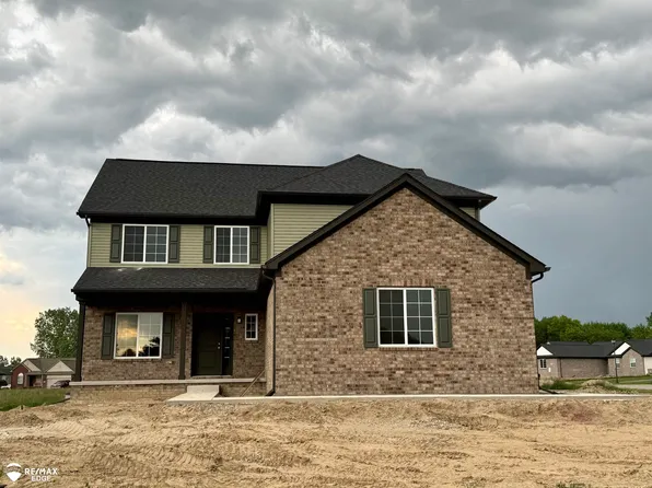 8060 Peninsula Cir, Grand Blanc, MI 48439