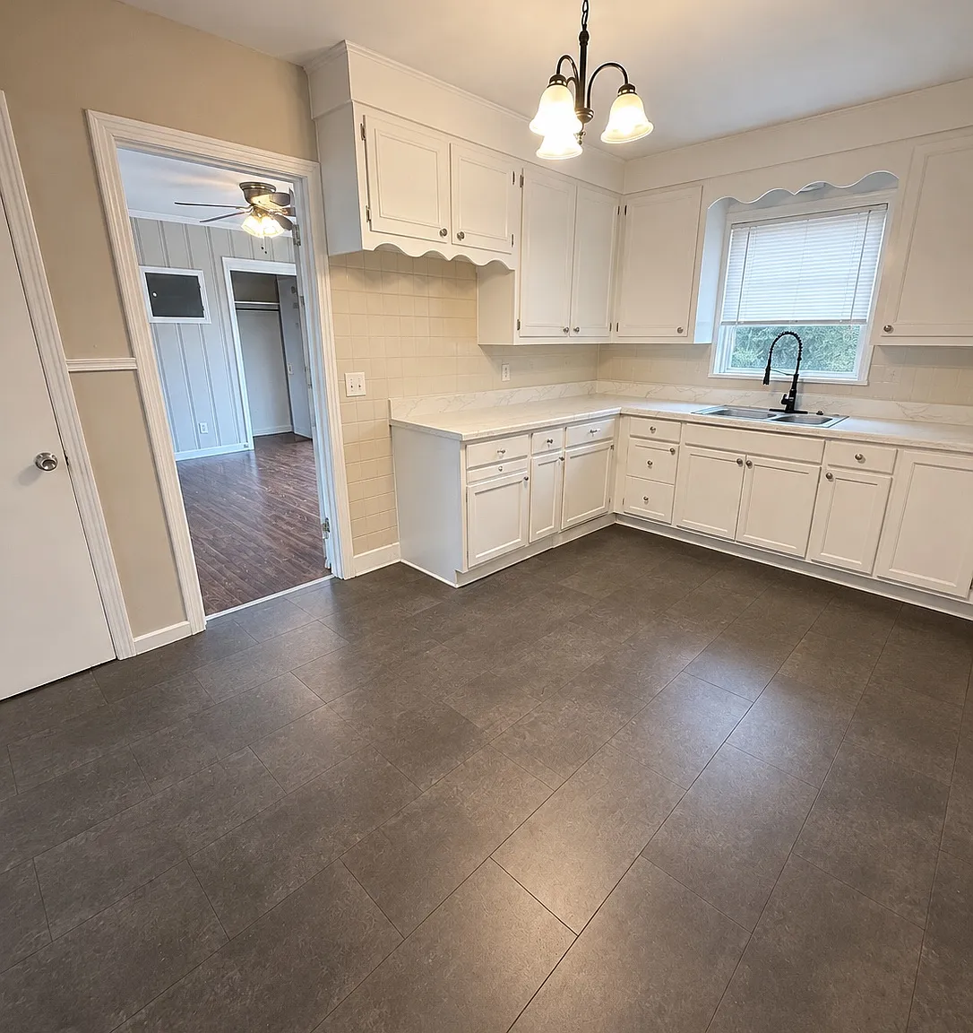 3 bed, 1852 sqft, $1,700 — Photo 4