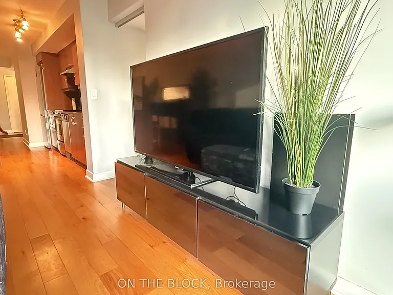320 Richmond St E #313 — Photo 19