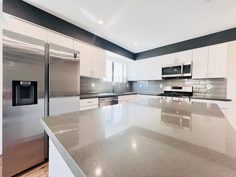 4572 Oakwood Ave — Photo 18