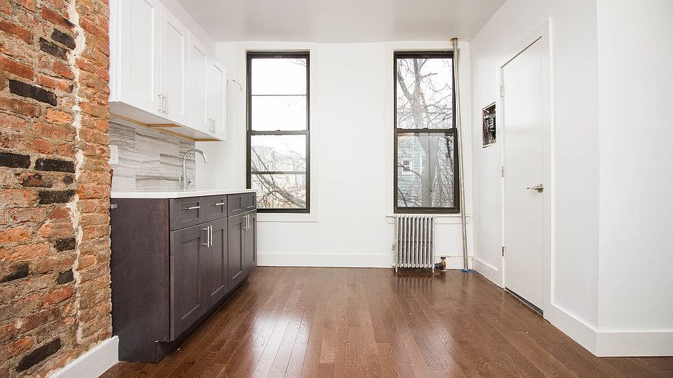 1st image of 33 Buffalo Ave APT 3L