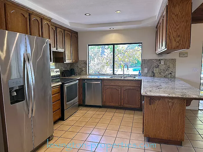 7024 Allenwood Ct — Photo 12