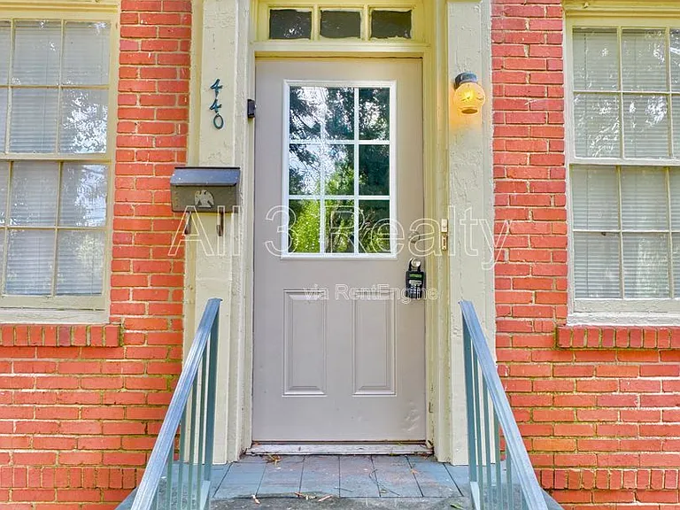 440 E Fairview Ave — Photo 3