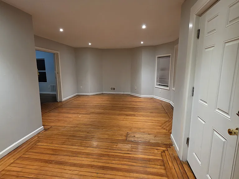 318 Grant Ave #1 — Photo 2