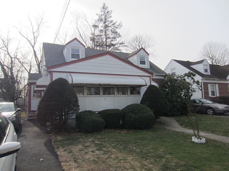 1st image of 107 Kingsland St