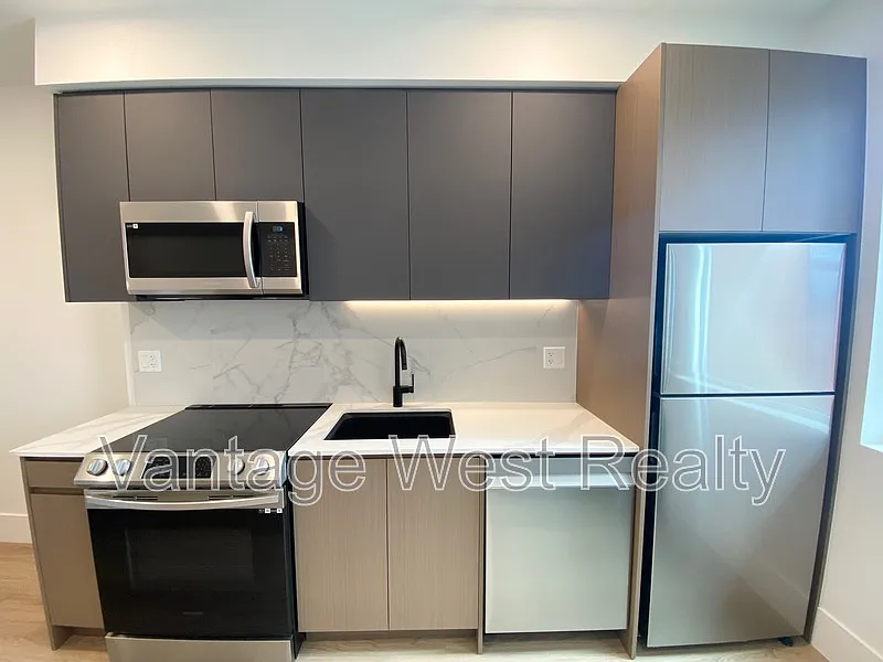 Studio, 1.0 bath, 342 sqft, $1,221 — Photo 2