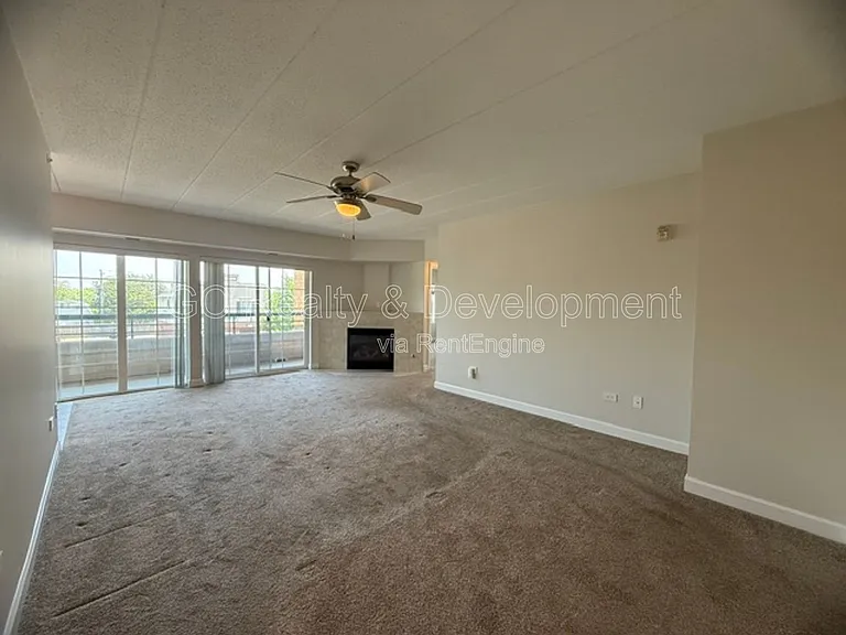 17212 Oak Park Ave #2SE — Photo 2