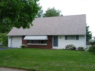 70 Crestwood Rd, Levittown, PA 19057