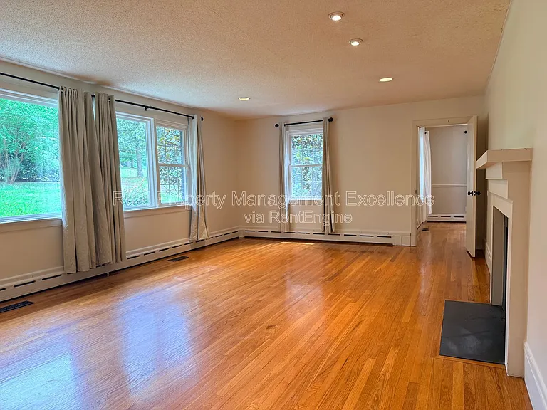 620 Carr St — Photo 8