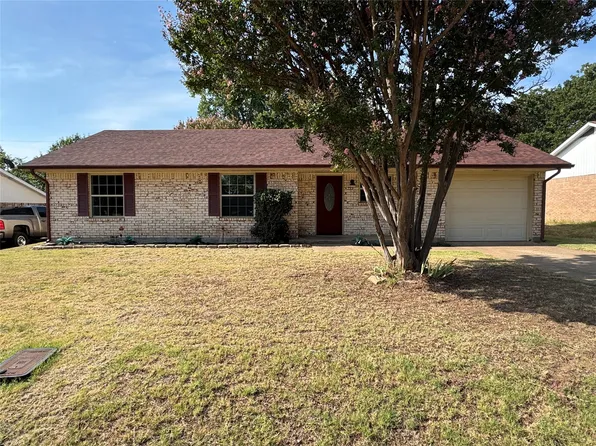 732 Dunaway Ln, Azle, TX 76020