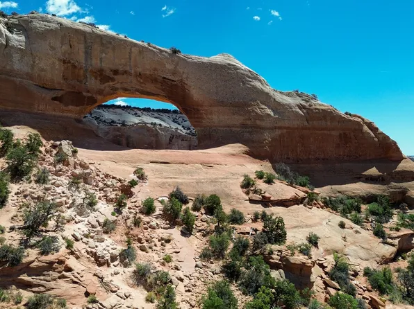 148 S Joe Wilson Dr, La Sal, UT 84530