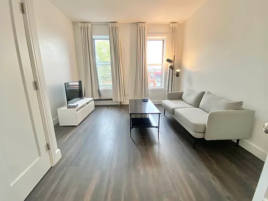 Rented by Papp Realty | media 11